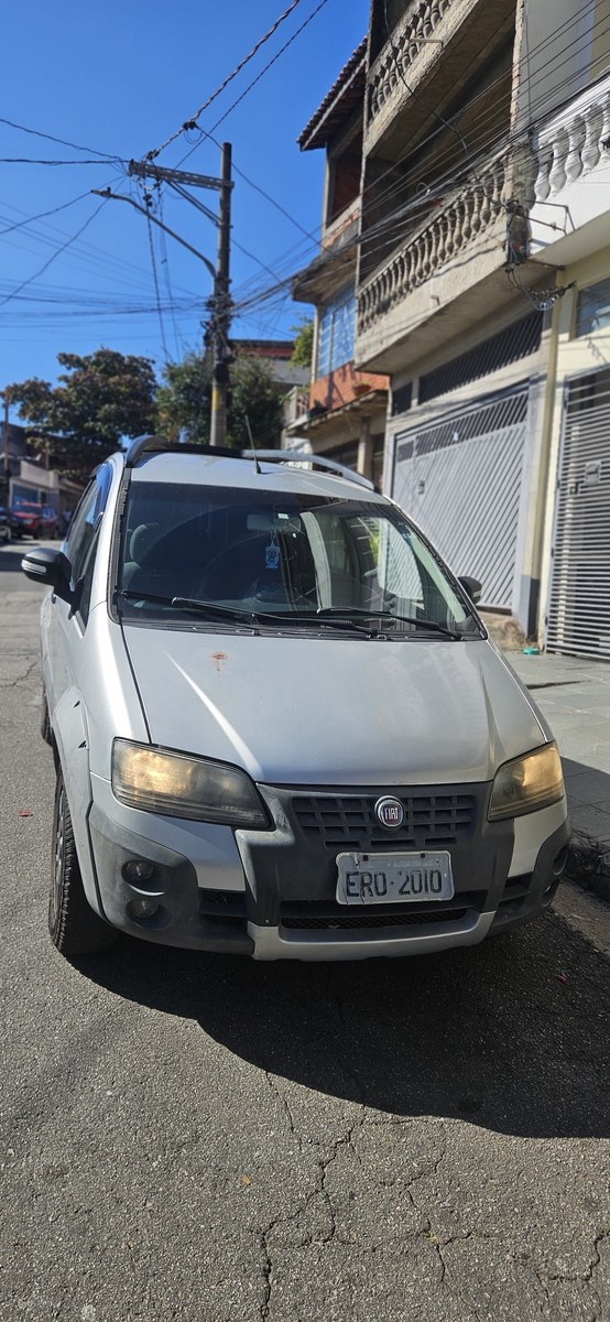Fiat Idea Adv./ Adv.LOCK.Dualogic 1.8 Flex 5p 2010