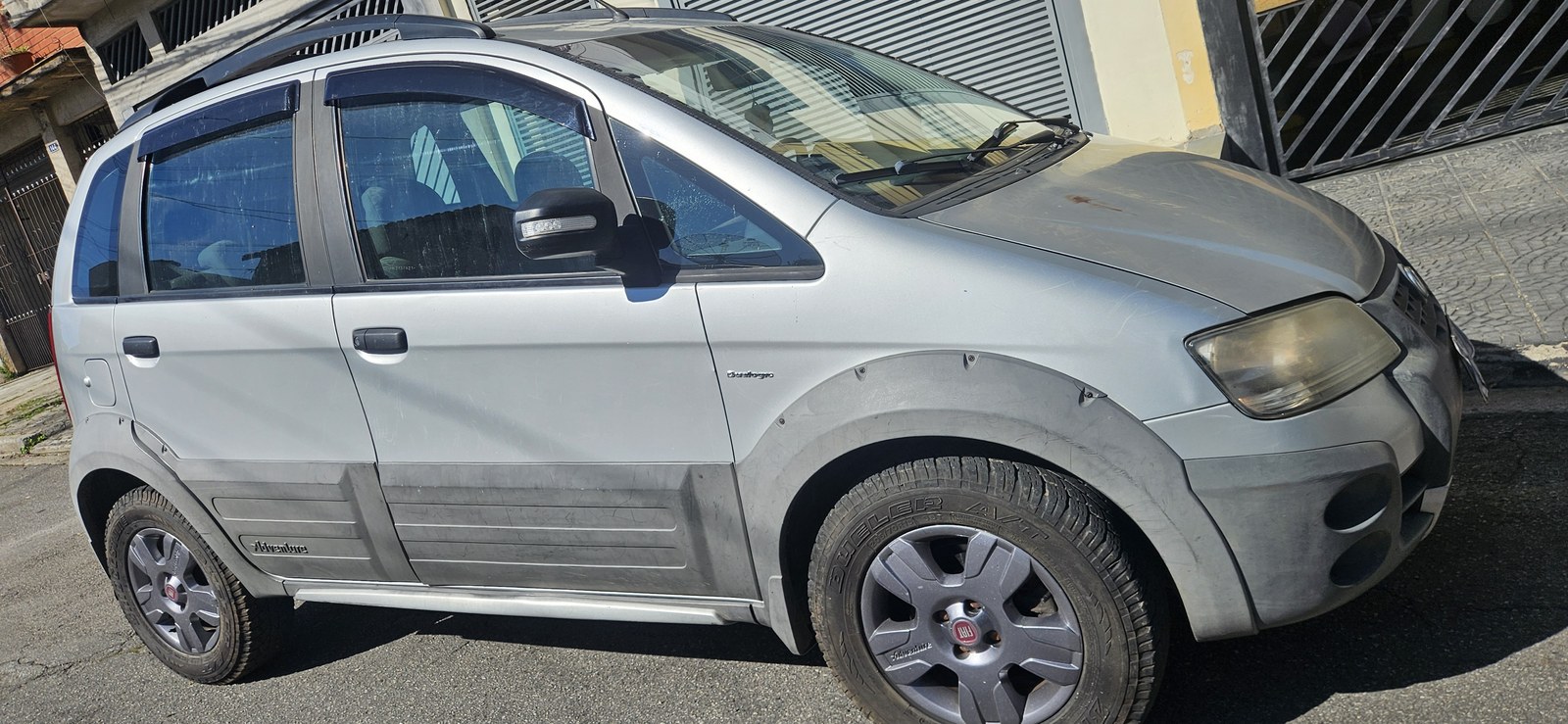 Fiat Idea Adv./ Adv.LOCK.Dualogic 1.8 Flex 5p 2010