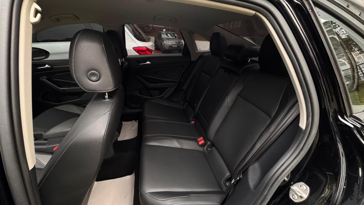 VW - VolksWagen JETTA Comfort. 250 TSI 1.4 Flex 16v Aut. 2018