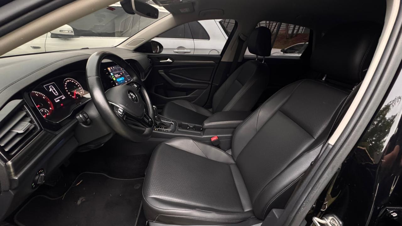 VW - VolksWagen JETTA Comfort. 250 TSI 1.4 Flex 16v Aut. 2018