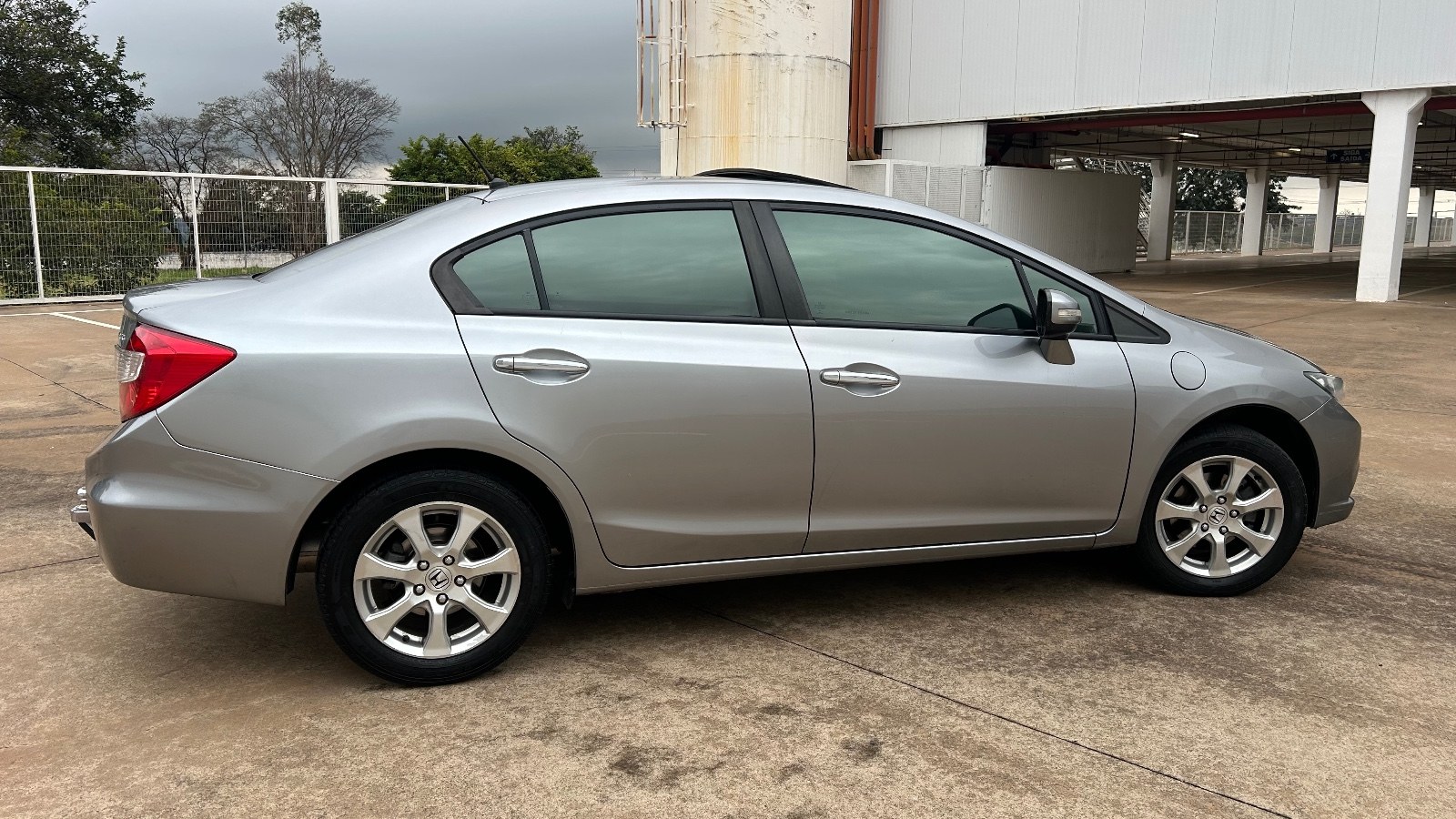 Honda Civic Sedan EXS 1.8/1.8 Flex 16V Aut. 4p 2013