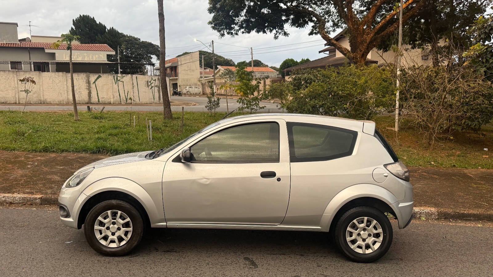 Ford Ka 1.0 8V/1.0 8V ST Flex 3p 2013