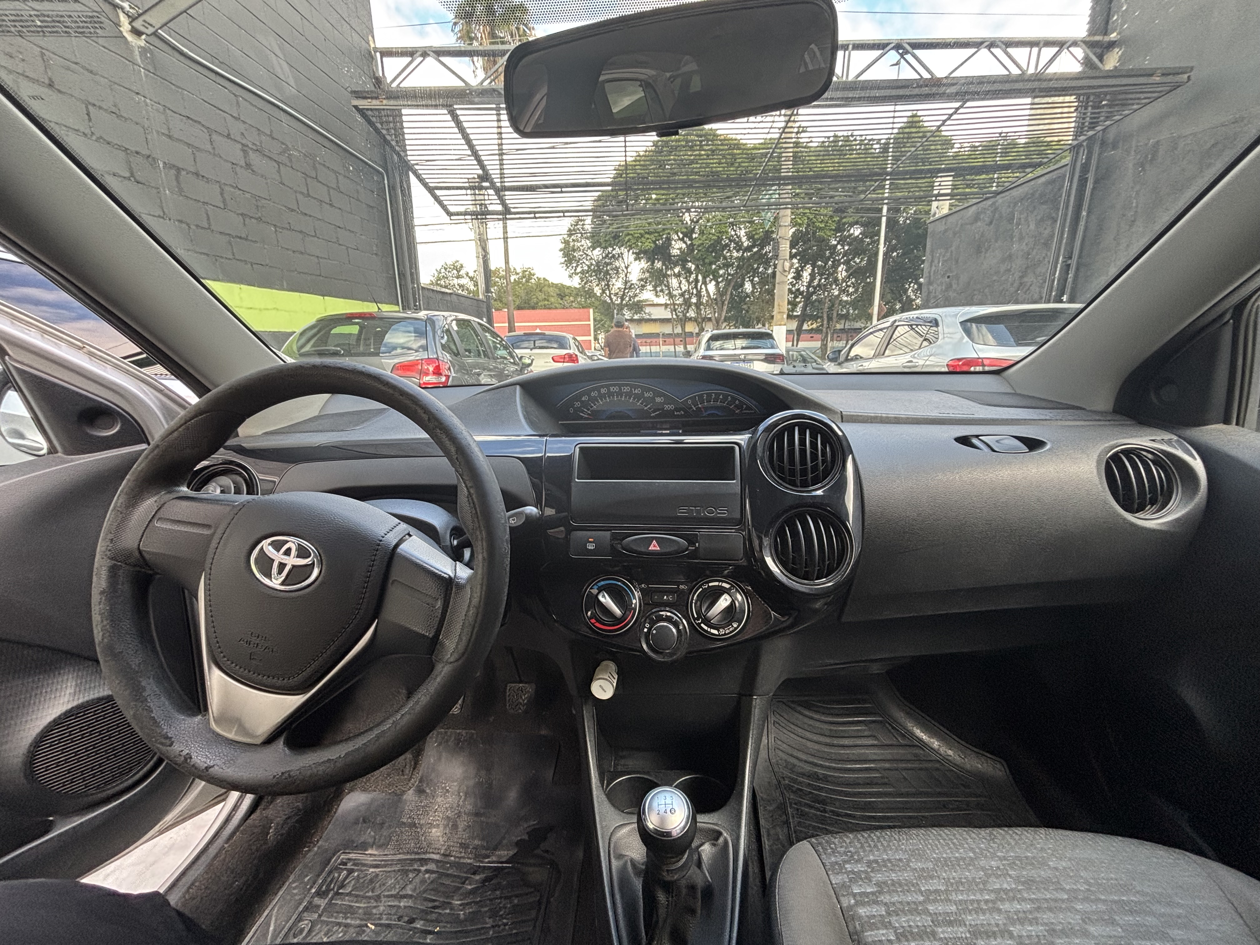 Toyota Etios X 1.3 2016