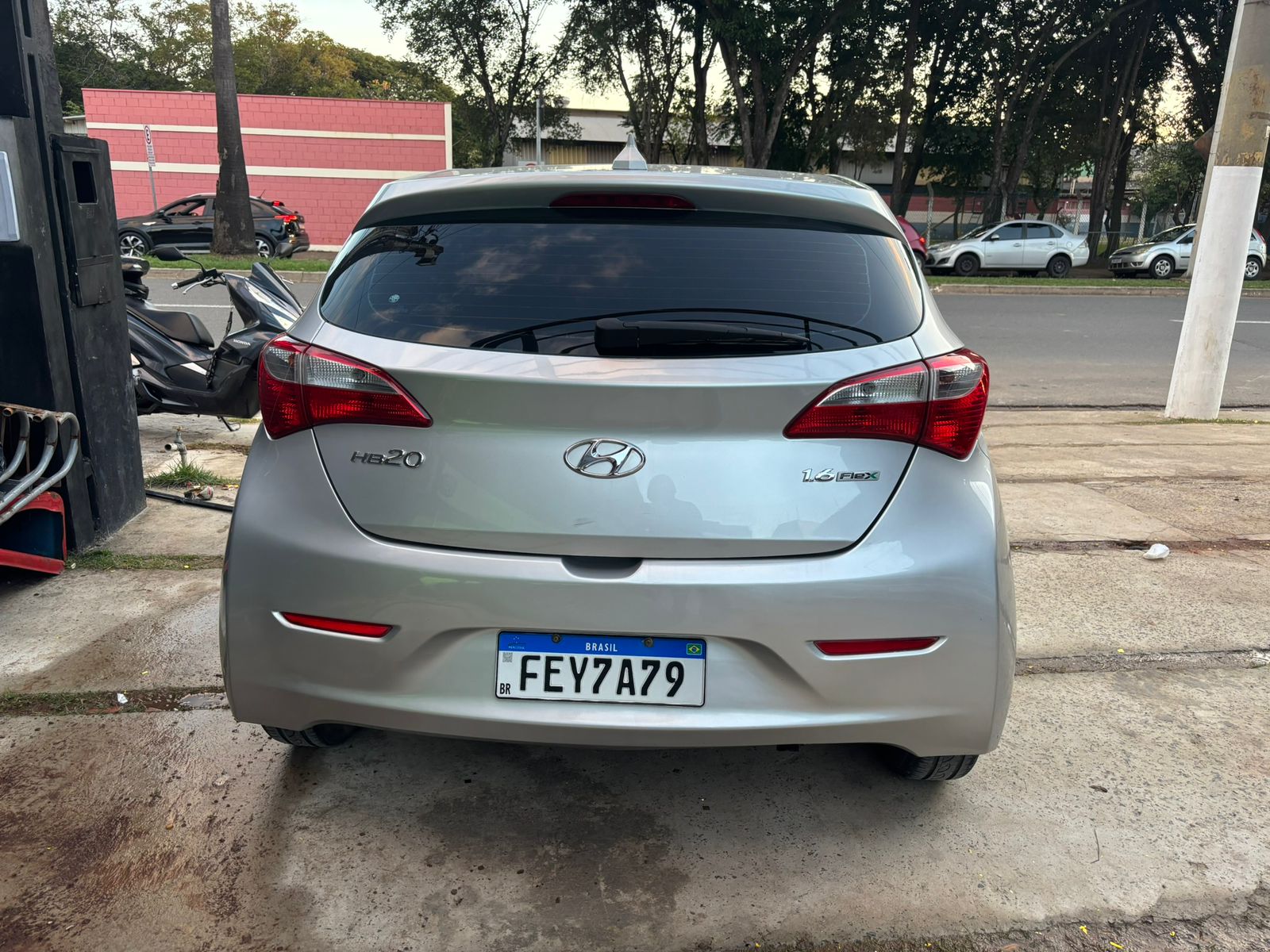 Hyundai HB20 Premium 1.6 Flex 16V Mec. 2013