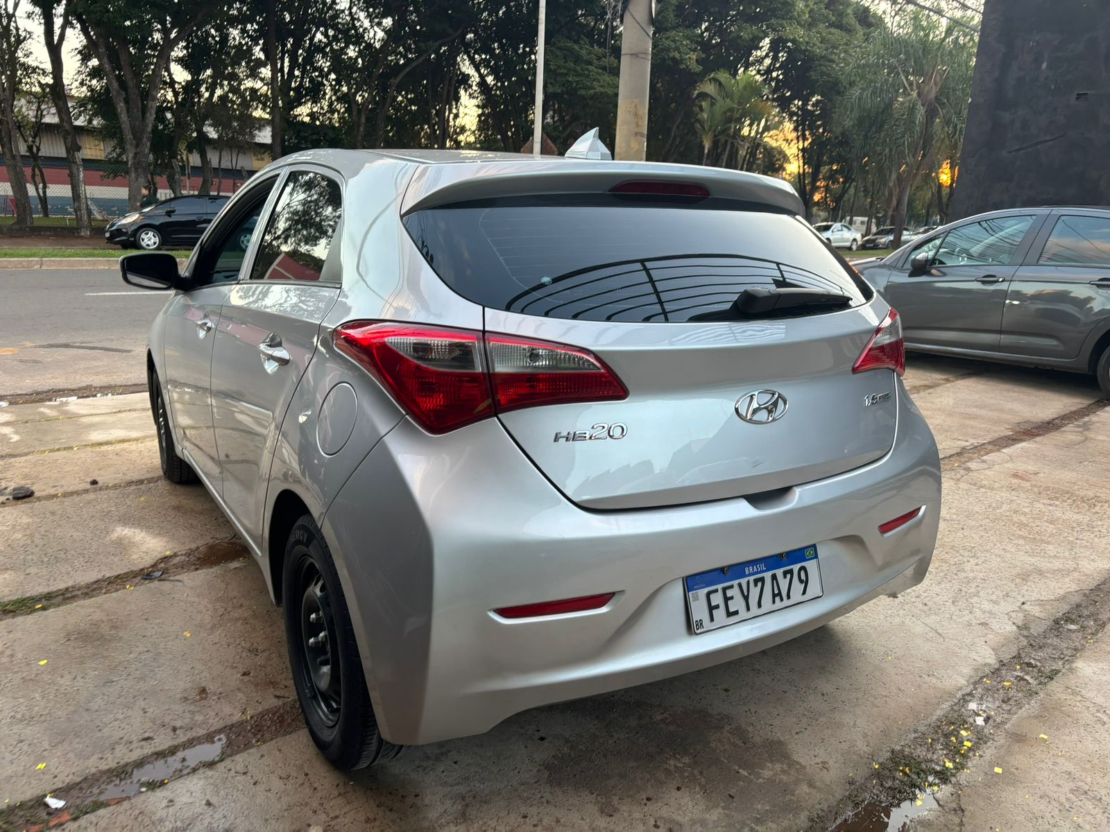 Hyundai HB20 Premium 1.6 Flex 16V Mec. 2013