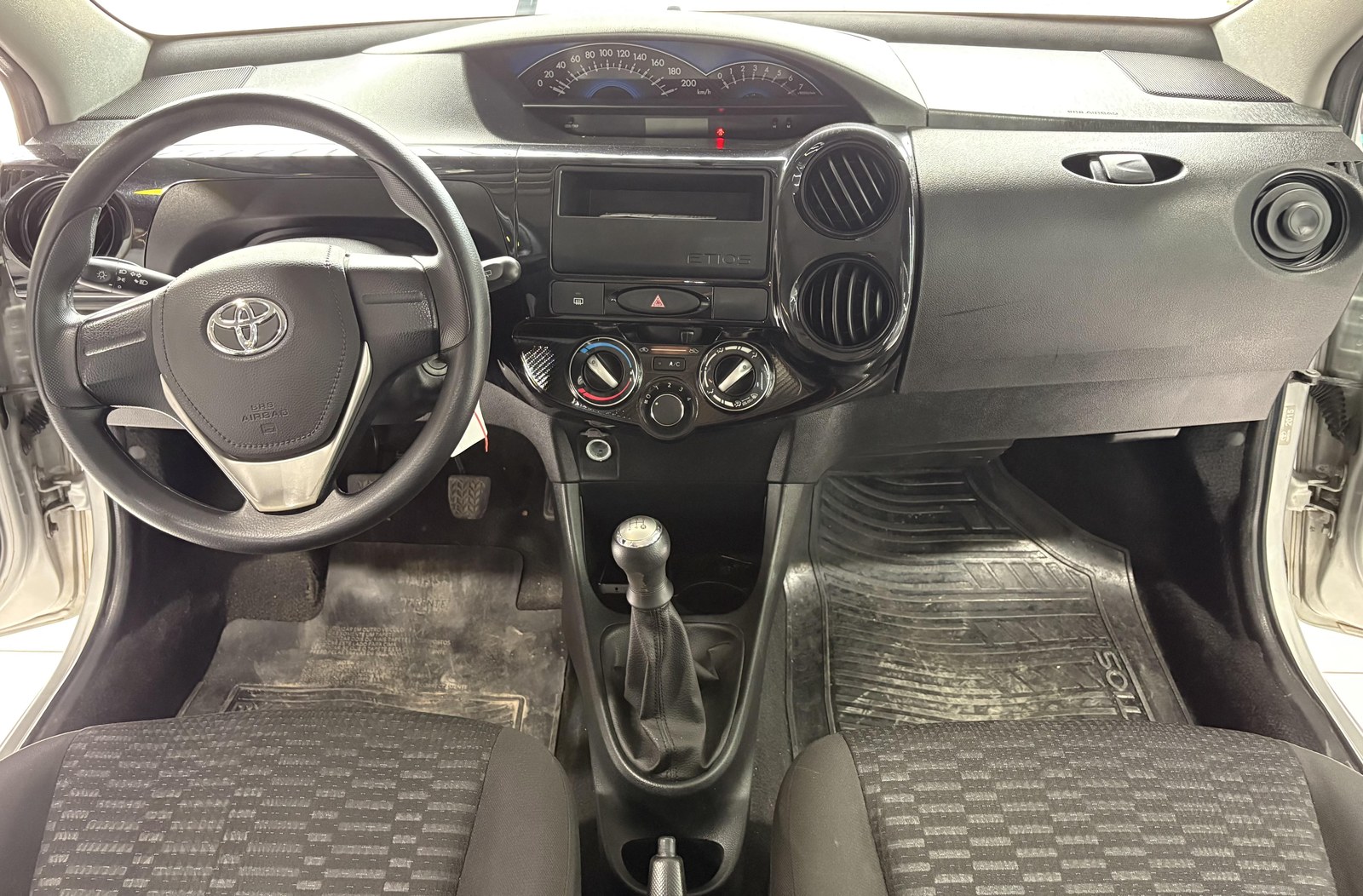 Toyota ETIOS X 1.3 Flex 16V 5p Mec. 2016