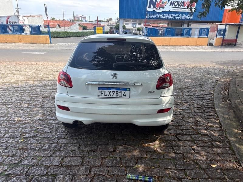 Peugeot 207 Active 1.4 Flex 8V 5p 2014