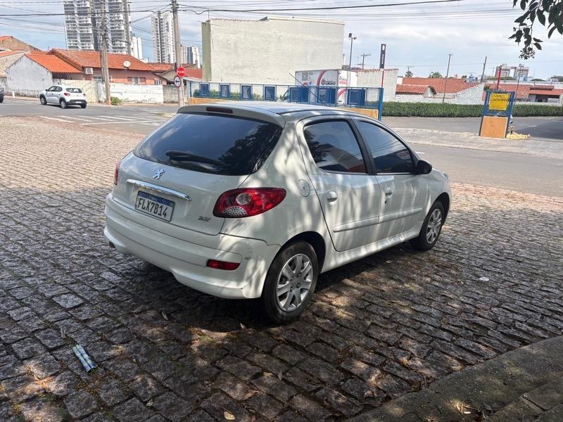 Peugeot 207 Active 1.4 Flex 8V 5p 2014