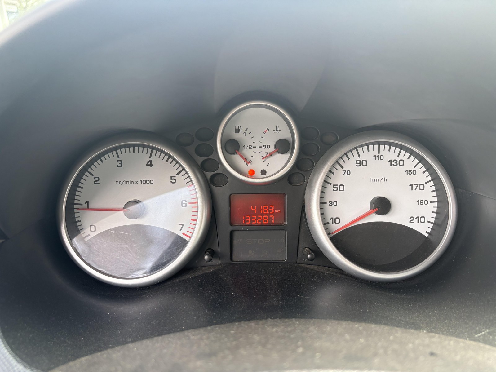 Peugeot 207 Active 1.4 Flex 8V 5p 2014