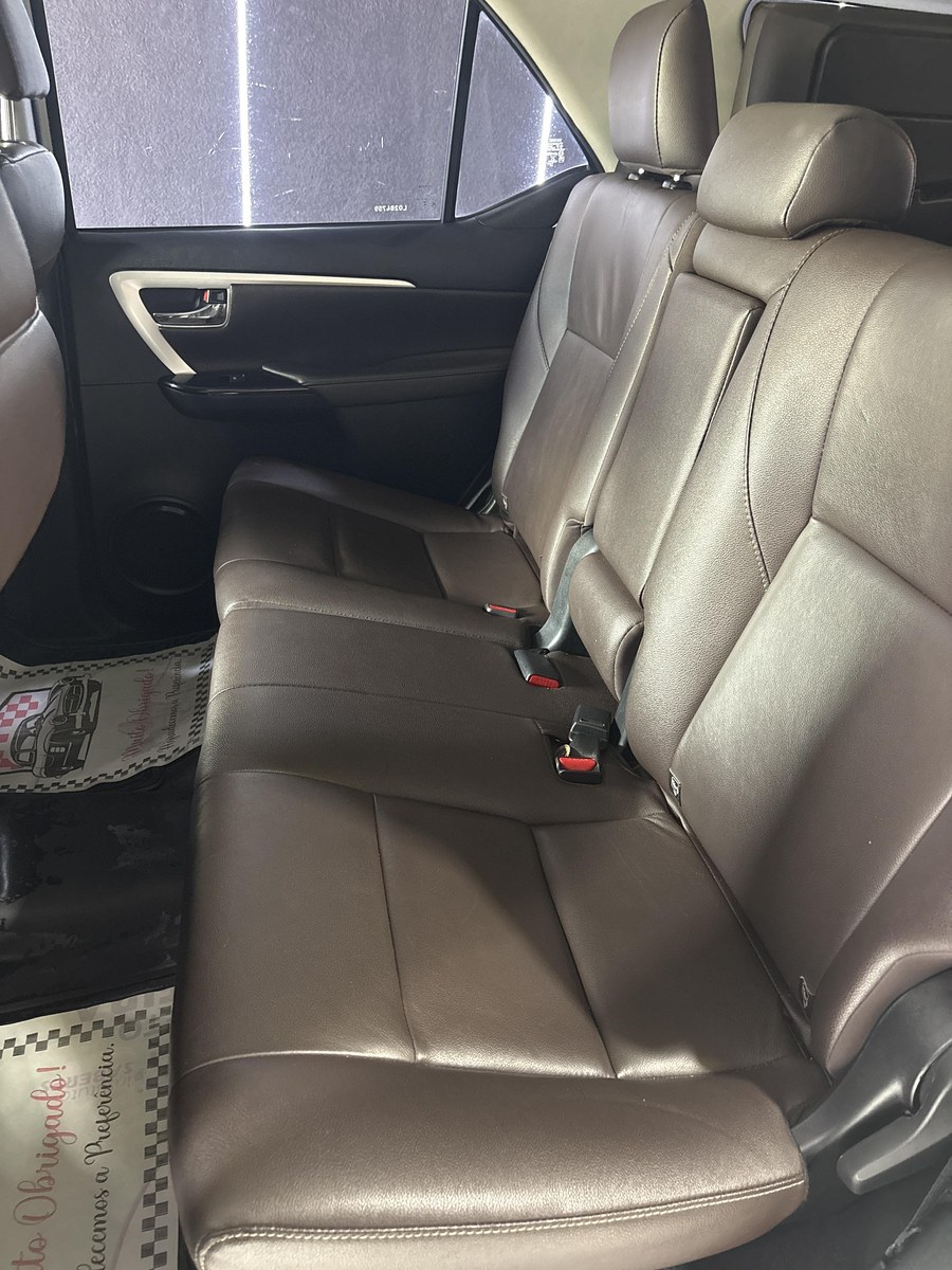 Toyota Hilux SW4 SRX 4x4 2.8 TDI 16V Dies. Aut. 2020