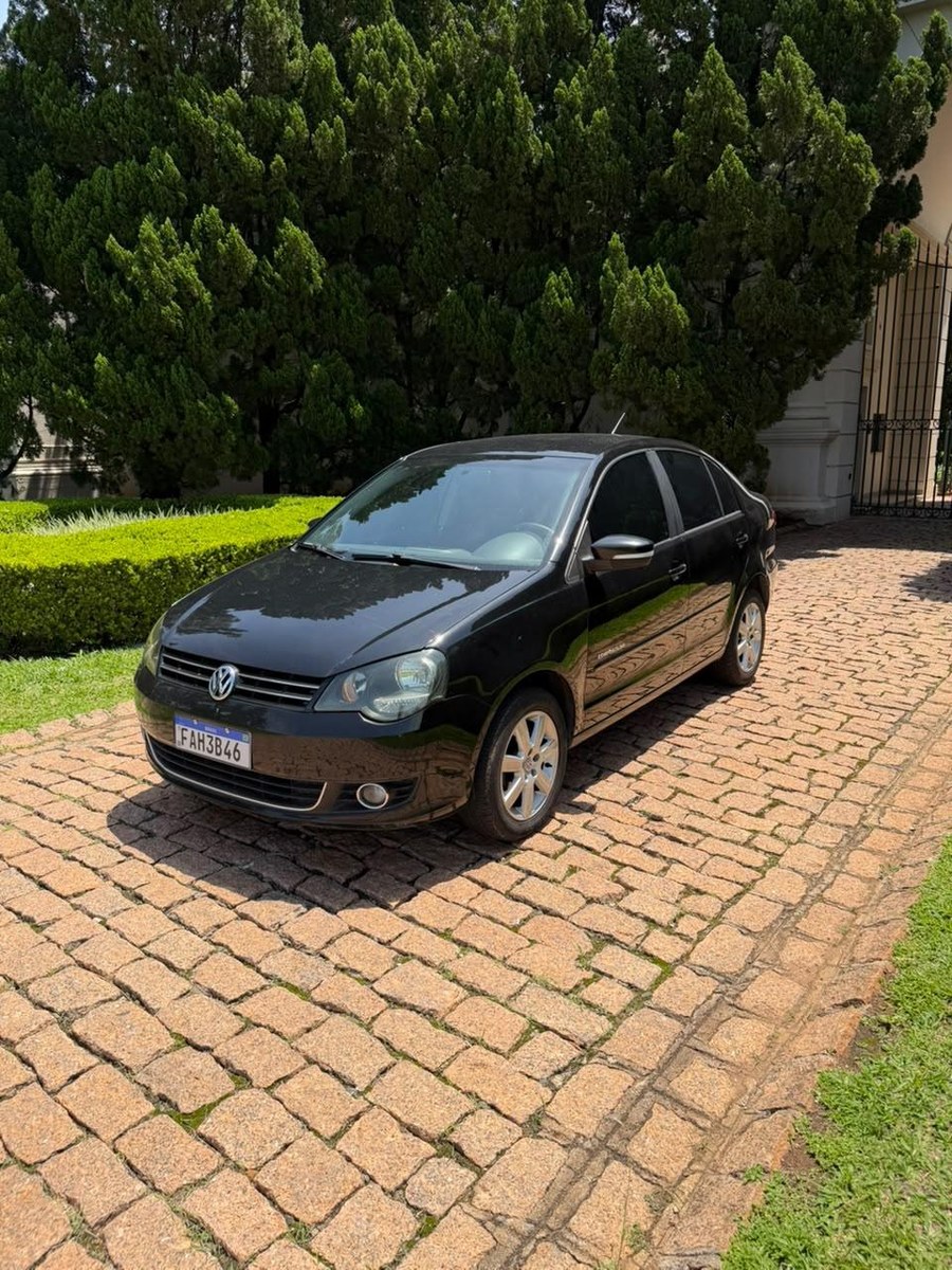 Volkswagen Polo Sed. COMFORT. 1.6 Mi Tot. Flex 8v 2013